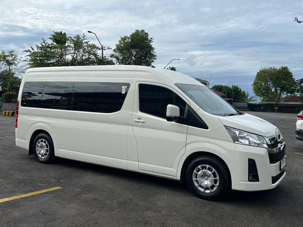 Toyota HiAce Premio